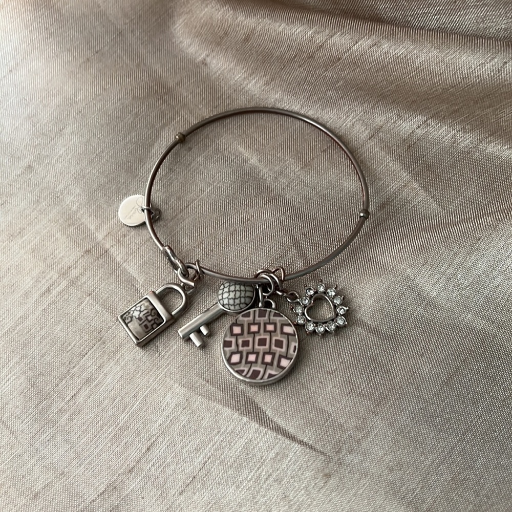 Jilzara charm bracelet clay beads